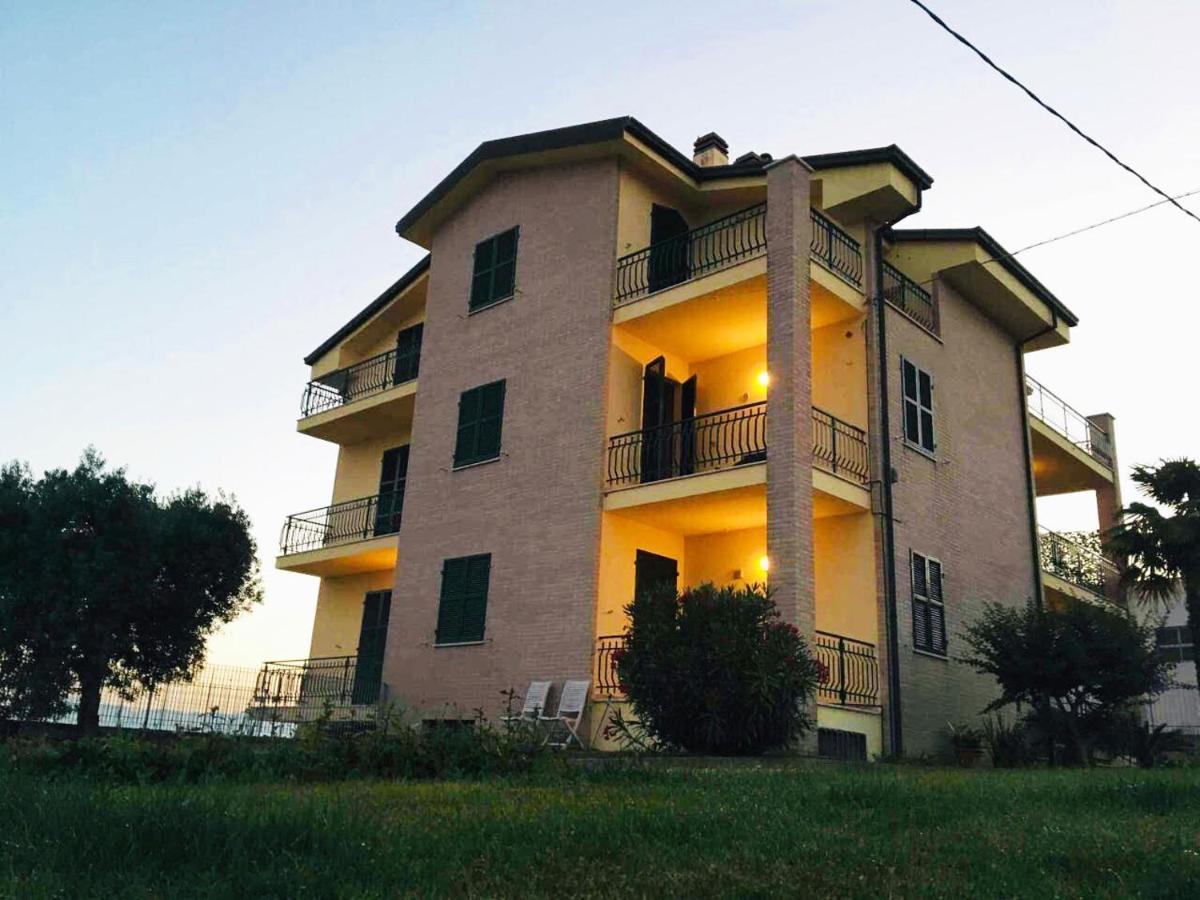 La Collina Di Emma Villa Massignano Exterior photo